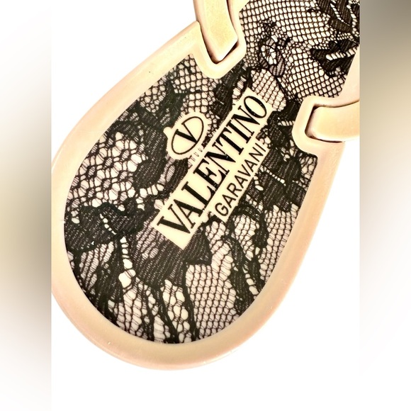 Valentino Garavani Lace Bow Sandals EU 40 / US 10 - Picture 6 of 16